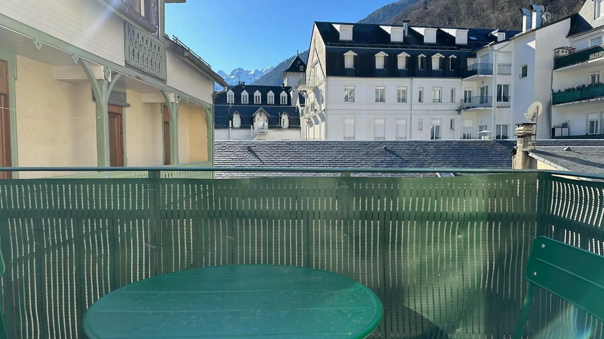 Appartement Sacaron24, T2 Bis, Centre Luchon, Wifi, Parking à Bagnères-de-Luchon